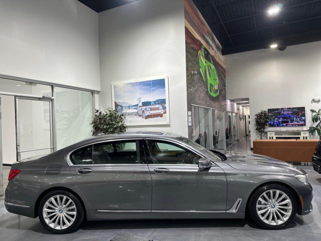 Used 2016 BMW 740i w/ Executive Package 2 RWD image 26