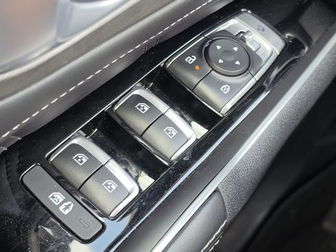 Used 2025 Kia Sorento SX AWD/4WD image 16