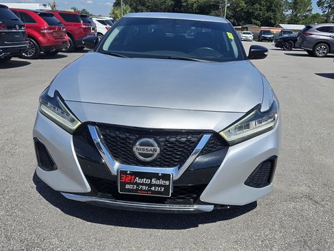 Used 2019 Nissan Maxima 3.5 SV w/ Floor Mat Group FWD image 2