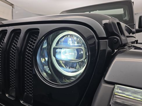 Used 2022 Jeep Wrangler Unlimited Sahara image 11