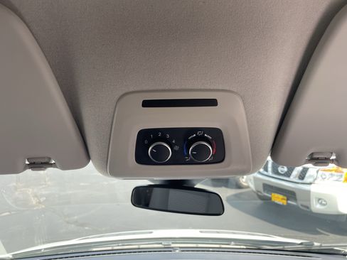 Used 2025 Ford Transit 350 XLT image 11