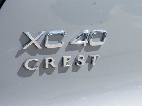 New 2025 Volvo XC40 B5 Core w/ Protection Package Premier image 8