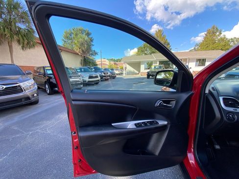 Used 2017 Dodge Journey SE image 33