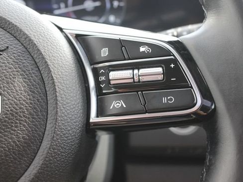 Used 2024 Kia Seltos EX AWD/4WD image 16