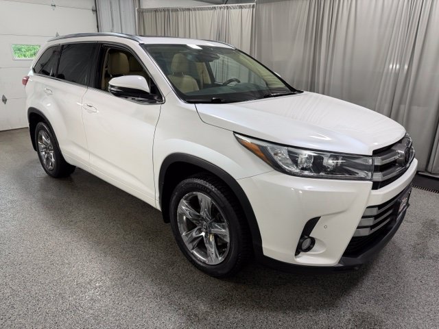 Used 2017 Toyota Highlander Limited Platinum AWD/4WD image 3