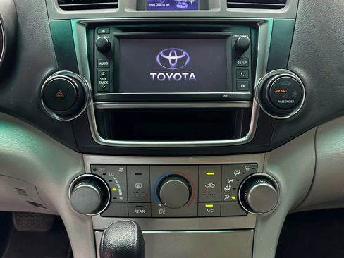 Used 2013 Toyota Highlander SE image 17