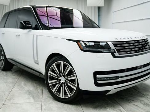 Used 2023 Land Rover Range Rover Autobiography image 1