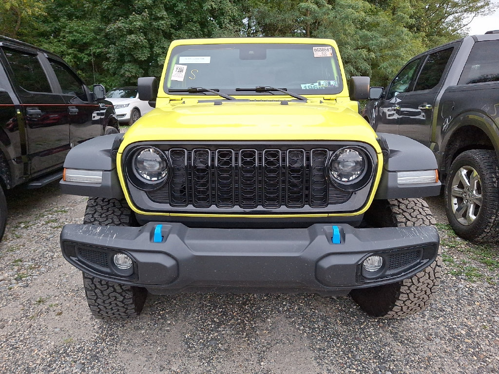 Used 2024 Jeep Wrangler Unlimited AWD/4WD image 2