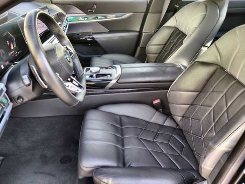 Certified 2024 BMW 760i xDrive w/ Executive Package image 16