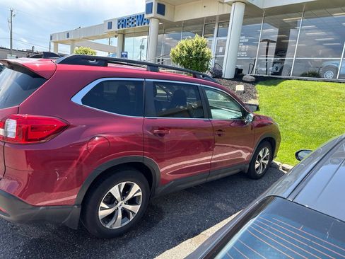 Used 2022 Subaru Ascent Premium w/ Convenience Package AWD/4WD image 4