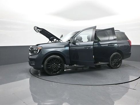 New 2026 Ford Expedition Platinum image 38