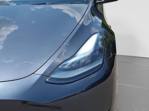 Used 2024 Tesla Model Y Long Range AWD/4WD image 11