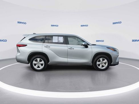 Used 2023 Toyota Highlander L FWD image 9