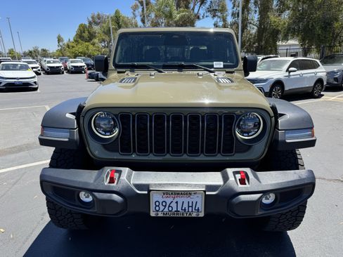 Used 2026 Jeep Gladiator Rubicon AWD/4WD image 3