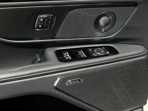 New 2025 Lincoln Nautilus Premier w/ Equipment Group 102A image 26