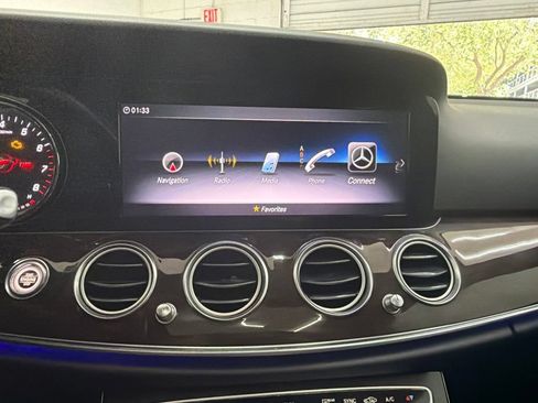Used 2019 Mercedes-Benz E 300 image 32