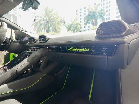 Used 2021 Lamborghini Huracan EVO RWD image 81