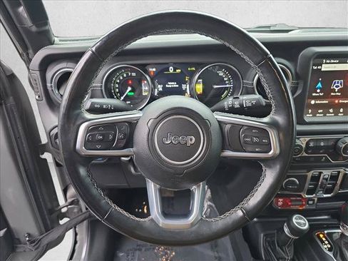 Used 2022 Jeep Wrangler Unlimited Rubicon 4xe w/ Cold Weather Group AWD/4WD image 18