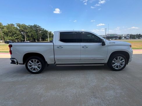 Used 2023 Chevrolet Silverado 1500 High Country w/ High Country Premium Package AWD/4WD image 7