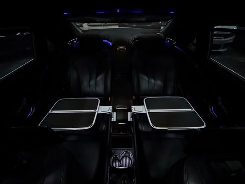 Used 2018 Mercedes-Benz Maybach S 560 4MATIC image 24