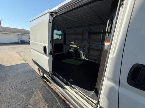 Used 2025 RAM ProMaster 2500 w/ U-Haul Equipment Group FWD image 4