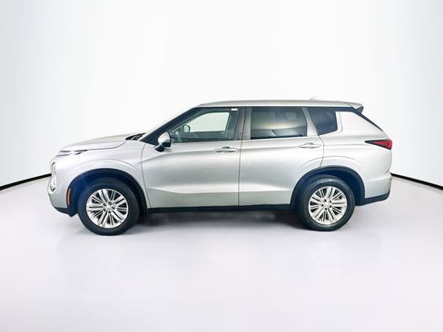 Used 2022 Mitsubishi Outlander ES FWD image 4