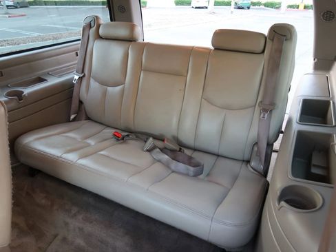 Used 2004 GMC Yukon XL SLT w/ Preferred Equipment Group image 19