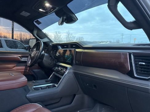 Used 2024 GMC Sierra 3500 Denali Ultimate image 10