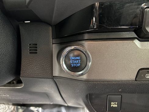 Used 2017 Toyota Tacoma TRD Off-Road w/ Tow Package RWD image 21