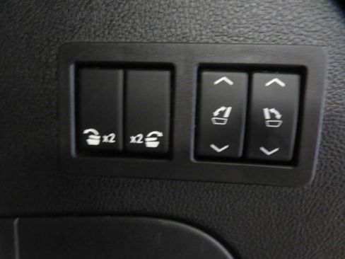 Used 2018 Cadillac Escalade Luxury AWD/4WD image 64