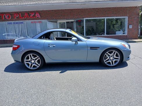 Used 2013 Mercedes-Benz SLK 250 image 4
