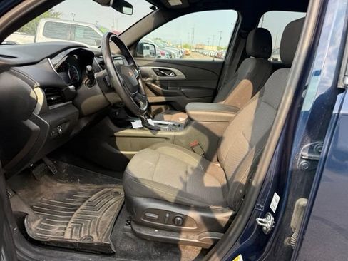 Used 2022 Chevrolet Traverse LT w/ LPO, Floor Liner Package AWD/4WD image 2