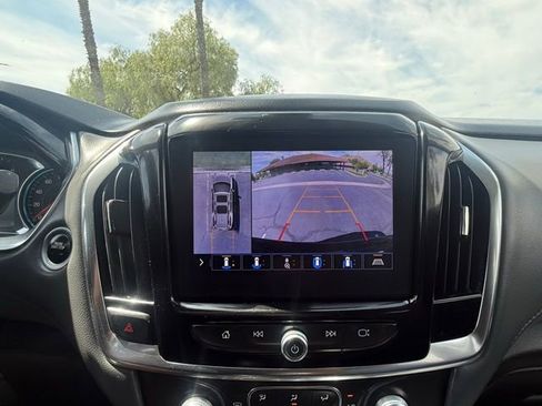 Used 2021 Chevrolet Traverse LT w/ LT Premium Package image 27