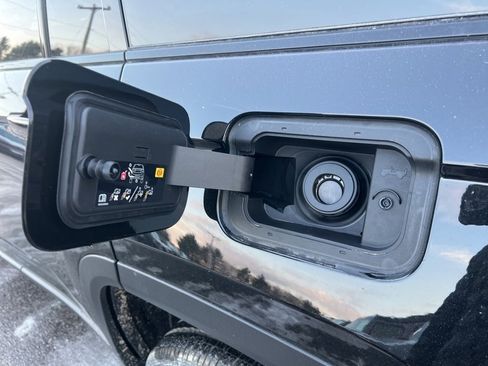 New 2025 Jeep Grand Cherokee Altitude image 6