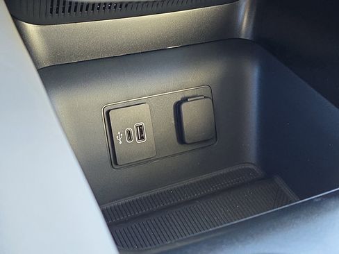 New 2026 Ford Explorer Active w/ Active Comfort Package image 24