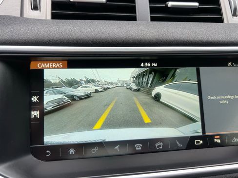 Used 2018 Land Rover Range Rover Evoque SE Premium image 34