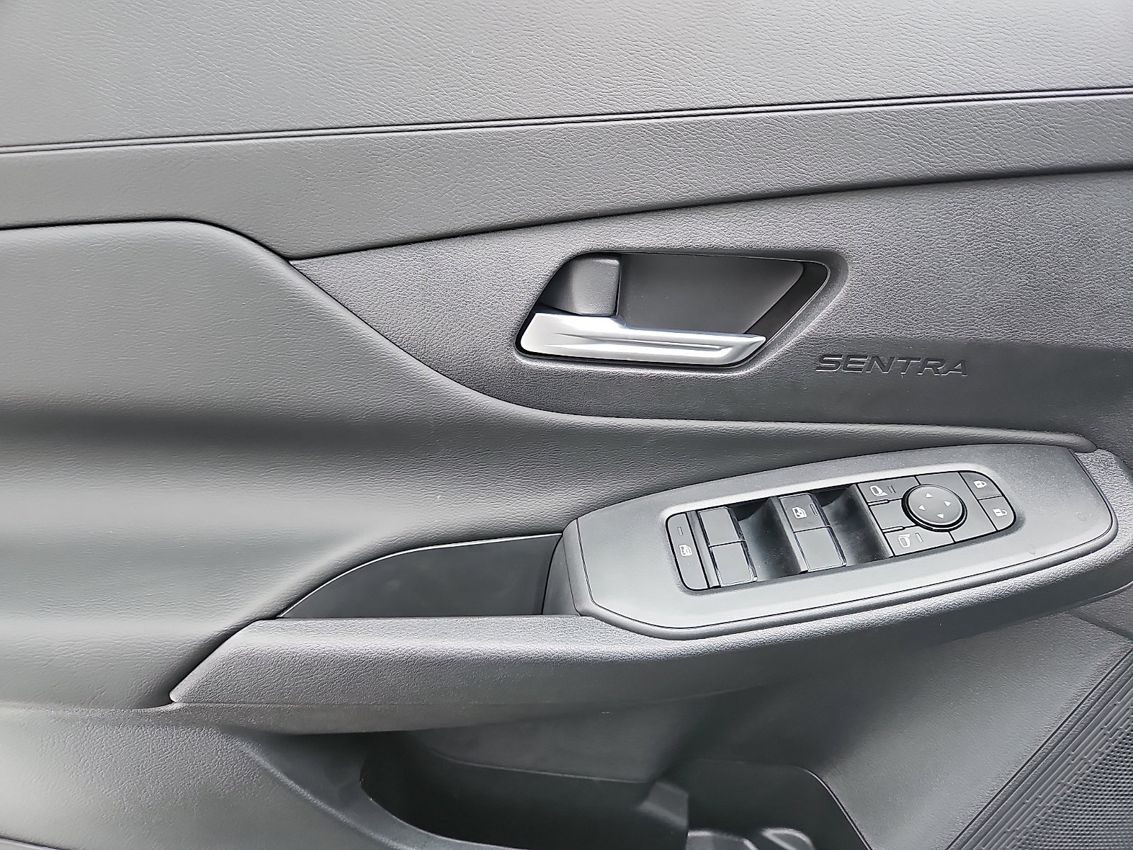 Used 2026 Nissan Sentra SV w/ SV Convenience Package FWD image 10