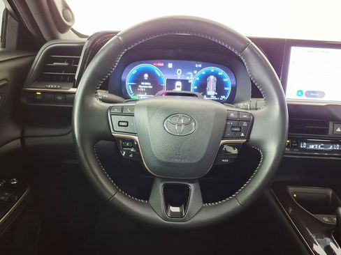 Used 2024 Toyota Crown Platinum AWD/4WD image 15