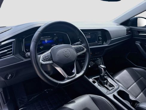Used 2023 Volkswagen Jetta SE w/ Panoramic Sunroof Package FWD image 9