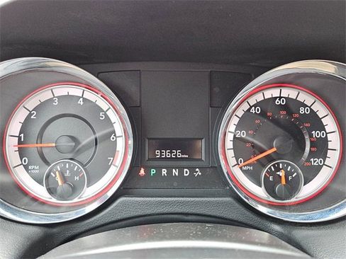 Used 2020 Dodge Grand Caravan SXT image 24