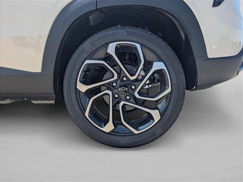 Used 2026 Chevrolet Trax RS w/ Sunroof Package FWD image 10
