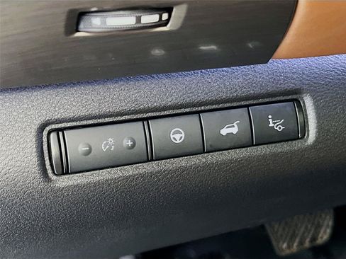 Used 2024 Nissan Pathfinder Platinum w/ Cargo Package FWD image 16