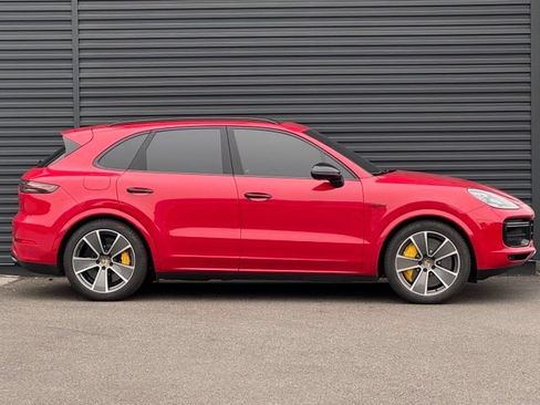 Used 2023 Porsche Cayenne Turbo S AWD/4WD image 8