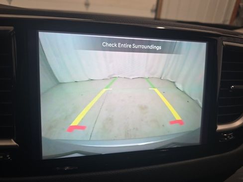 Used 2024 Chrysler Pacifica Touring-L image 21