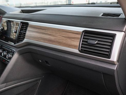 Used 2021 Volkswagen Atlas SEL Premium image 17