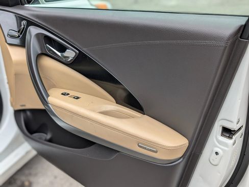 Used 2013 Hyundai Azera w/ Technology Pkg FWD image 25
