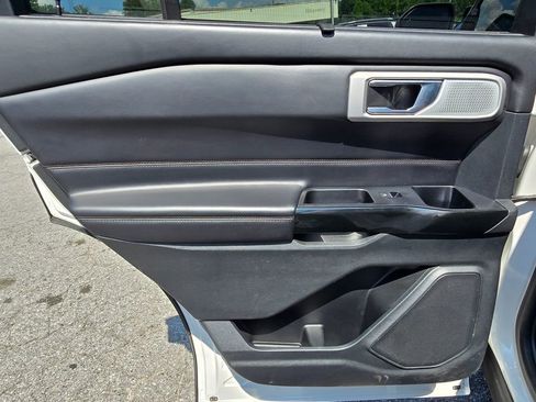 Used 2022 Ford Explorer Platinum w/ Equipment Group 601A image 47