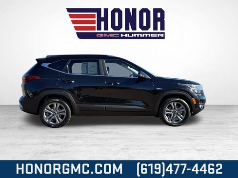 Used 2021 Kia Seltos S image 2