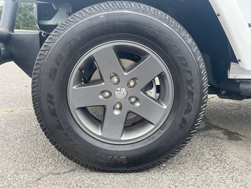 Used 2015 Jeep Wrangler Unlimited Sport AWD/4WD image 12