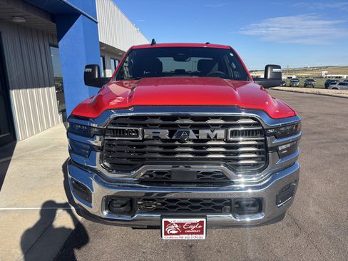 Used 2026 RAM 2500 Big Horn AWD/4WD image 3